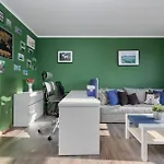 Lively In With Balcony And Desk By Renters