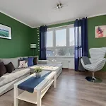 Lively In With Balcony And Desk By Renters Lejlighed *