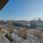 Lejlighed Lively In With Balcony And Desk By Renters