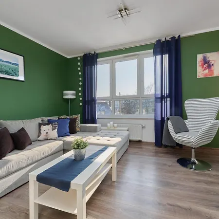 Lively In With Balcony And Desk By Renters شقة *