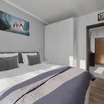 Lively In With Balcony And Desk By Renters * 弗罗茨瓦夫