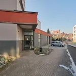 公寓 Lively In With Balcony And Desk By Renters *