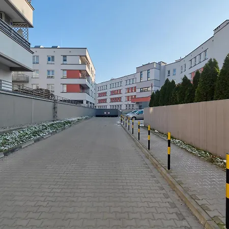 Lively In With Balcony And Desk By Renters