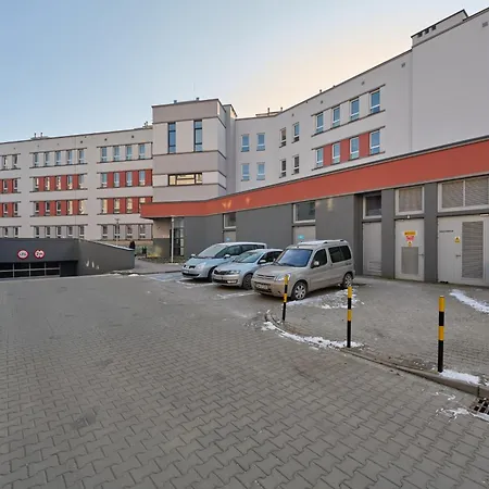 Lively In With Balcony And Desk By Renters * Wrocław