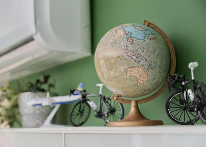 Lively In With Balcony And Desk By Renters *