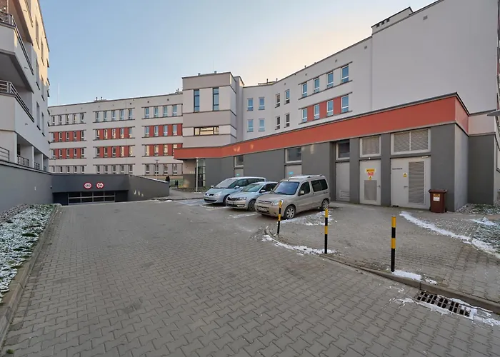 Lively In With Balcony And Desk By Renters * Wrocław