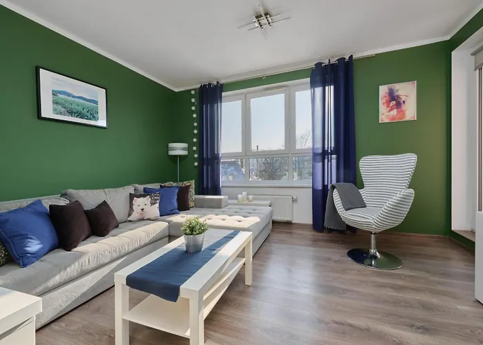 Lively In With Balcony And Desk By Renters Apartman *