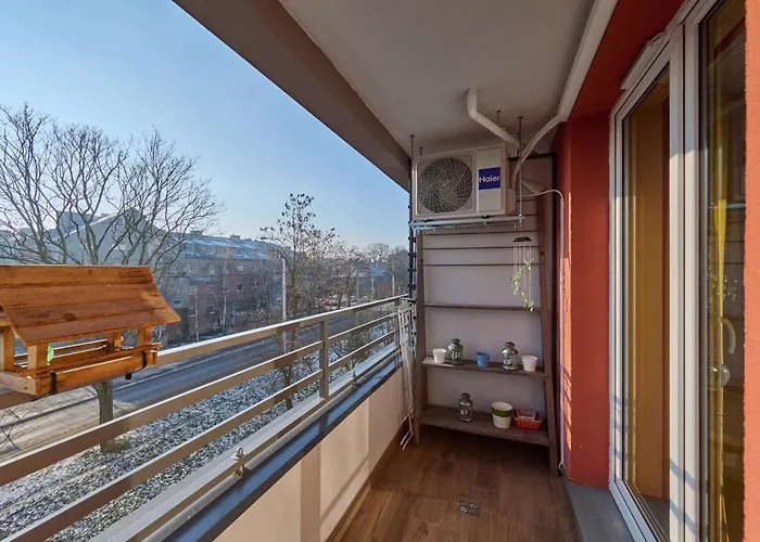 Lively In With Balcony And Desk By Renters Apartment Wroclaw